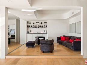 7868 Electra Drive, Los Angeles CA 90046