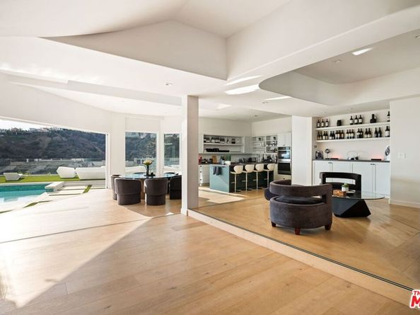 7868 Electra Drive, Los Angeles CA 90046