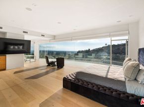 7868 Electra Drive, Los Angeles CA 90046