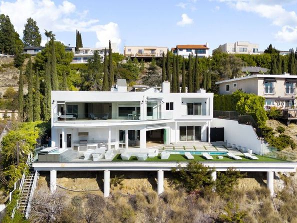 7868 Electra Drive, Los Angeles CA 90046