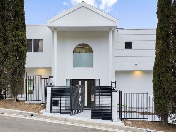 7868 Electra Drive, Los Angeles CA 90046