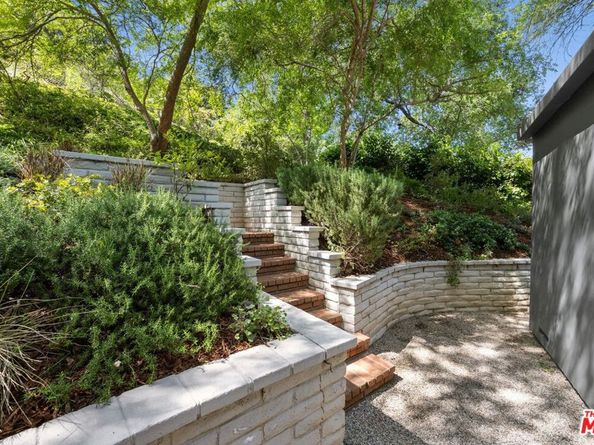 8811 Wonderland Avenue, Los Angeles CA 90046