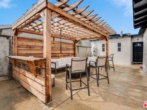 5514 Woodman Avenue, Sherman Oaks CA 91401