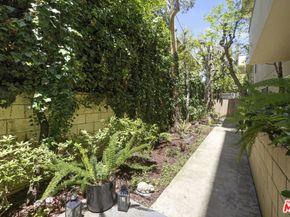 4949 Genesta Avenue 112A, Encino CA 91316