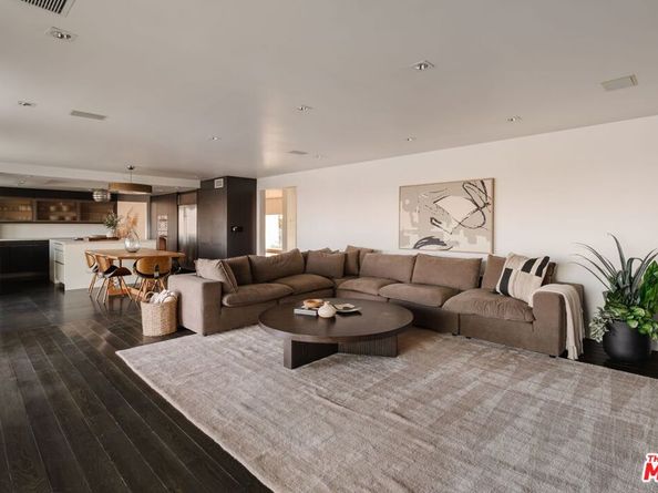 2028 Stradella Road, Los Angeles CA 90077