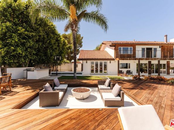 2028 Stradella Road, Los Angeles CA 90077