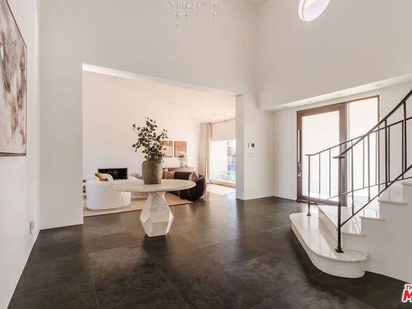 2028 Stradella Road, Los Angeles CA 90077