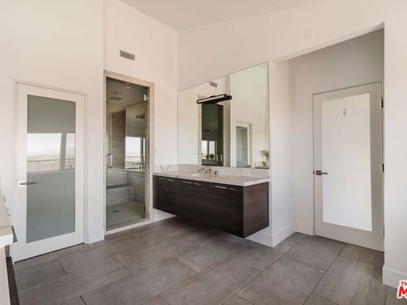 2028 Stradella Road, Los Angeles CA 90077