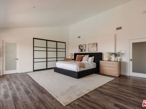 2028 Stradella Road, Los Angeles CA 90077