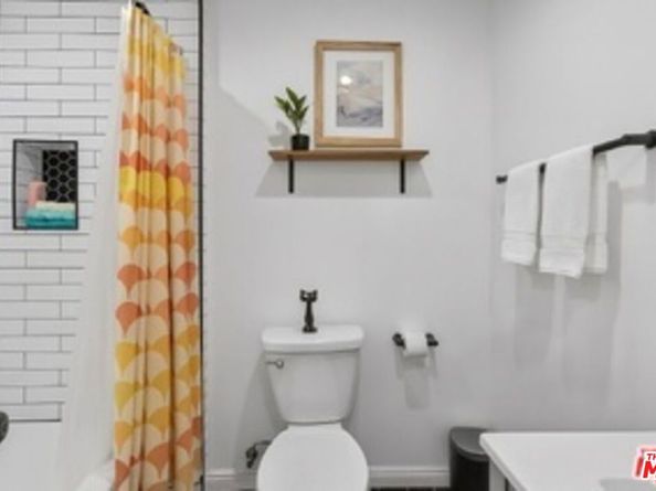 11710 Hartsook Street, Valley Village CA 91607