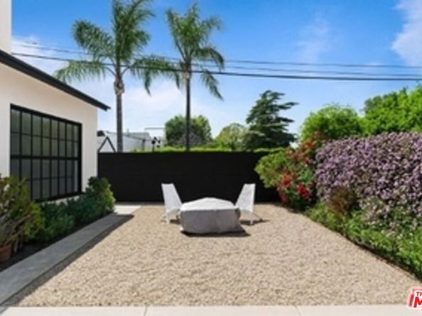 11710 Hartsook Street, Valley Village CA 91607