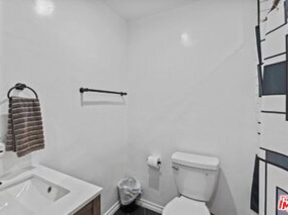 11710 Hartsook Street, Valley Village CA 91607