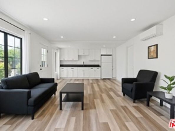 11710 Hartsook Street, Valley Village CA 91607