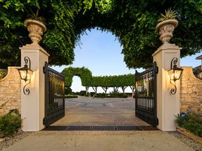 2911 Antelo View Drive, Los Angeles CA 90077
