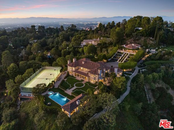 2911 Antelo View Drive, Los Angeles CA 90077