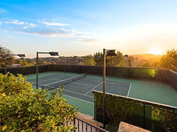 2911 Antelo View Drive, Los Angeles CA 90077