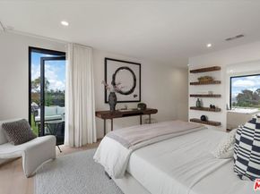 5255 Veronica Street, Los Angeles CA 90008