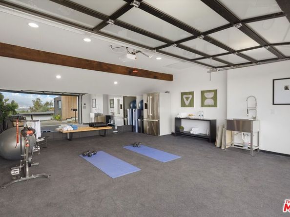 5255 Veronica Street, Los Angeles CA 90008