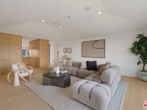 5255 Veronica Street, Los Angeles CA 90008