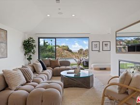 5255 Veronica Street, Los Angeles CA 90008