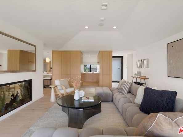 5255 Veronica Street, Los Angeles CA 90008