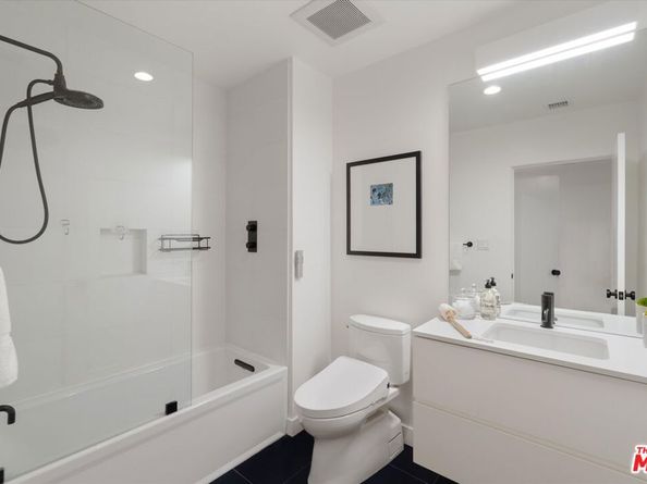5255 Veronica Street, Los Angeles CA 90008