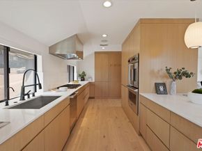 5255 Veronica Street, Los Angeles CA 90008