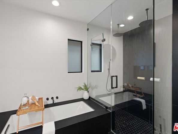 5255 Veronica Street, Los Angeles CA 90008