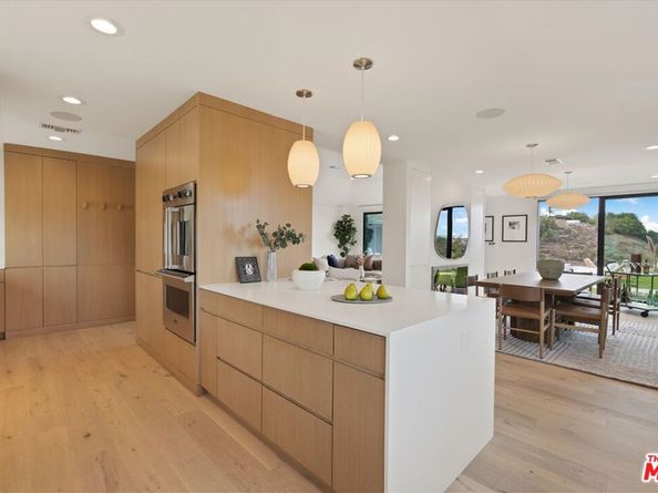 5255 Veronica Street, Los Angeles CA 90008