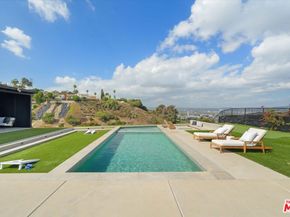 5255 Veronica Street, Los Angeles CA 90008