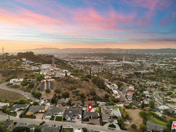 5255 Veronica Street, Los Angeles CA 90008