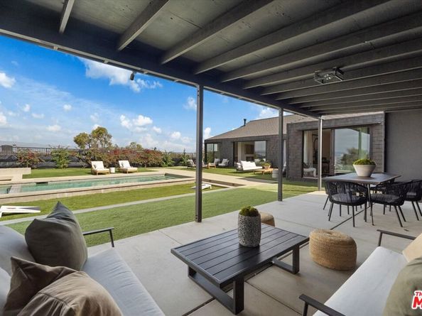 5255 Veronica Street, Los Angeles CA 90008