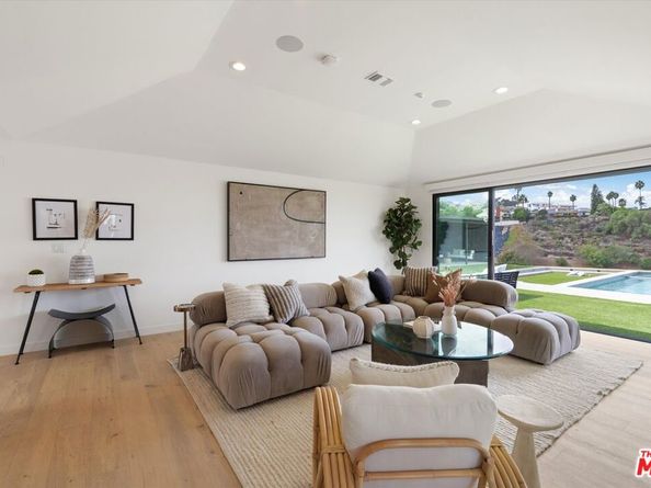 5255 Veronica Street, Los Angeles CA 90008