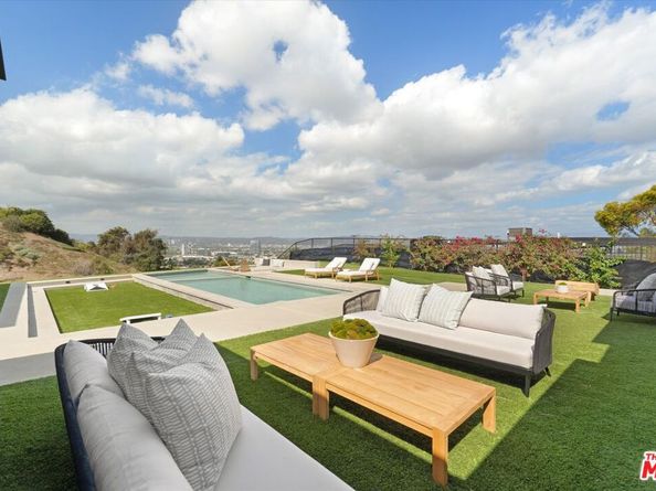 5255 Veronica Street, Los Angeles CA 90008