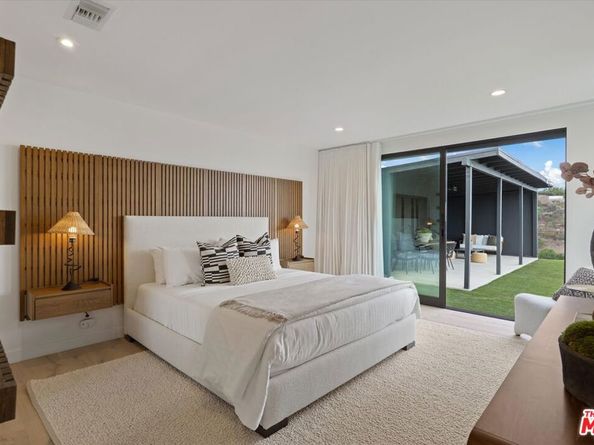 5255 Veronica Street, Los Angeles CA 90008