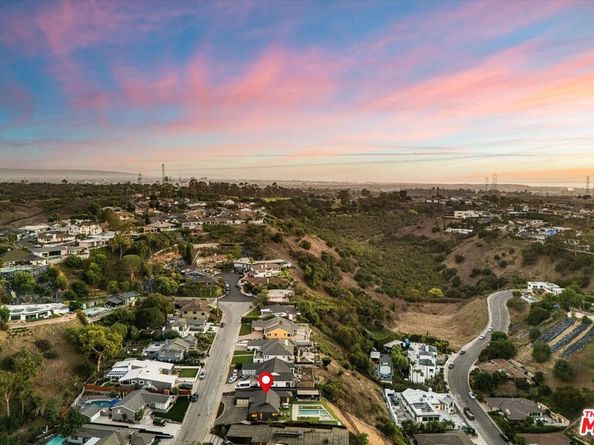 5255 Veronica Street, Los Angeles CA 90008