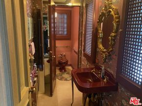 138 S Hudson Place, Los Angeles CA 90004