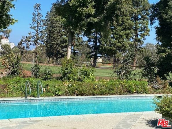 138 S Hudson Place, Los Angeles CA 90004