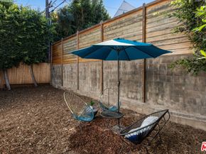 1525 Carmona Avenue, Los Angeles CA 90019
