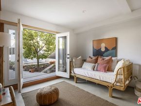 1525 Carmona Avenue, Los Angeles CA 90019
