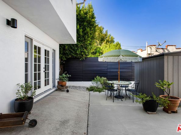 1525 Carmona Avenue, Los Angeles CA 90019