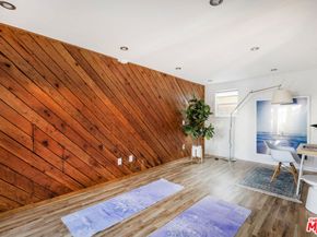 1525 Carmona Avenue, Los Angeles CA 90019