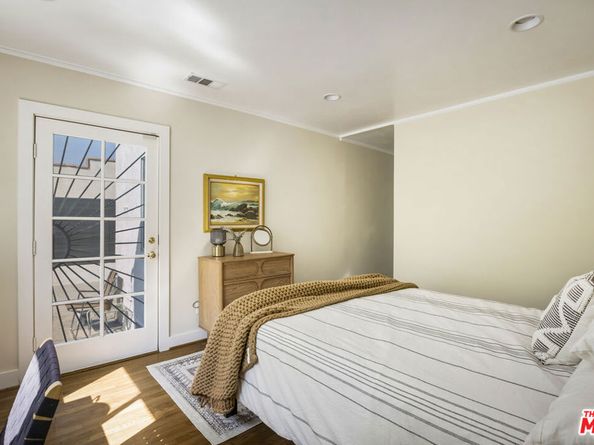 1525 Carmona Avenue, Los Angeles CA 90019