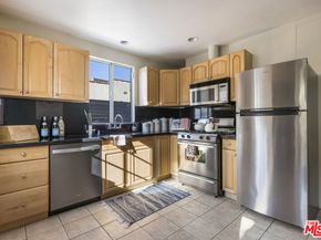 1525 Carmona Avenue, Los Angeles CA 90019