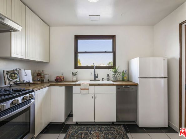 1525 Carmona Avenue, Los Angeles CA 90019