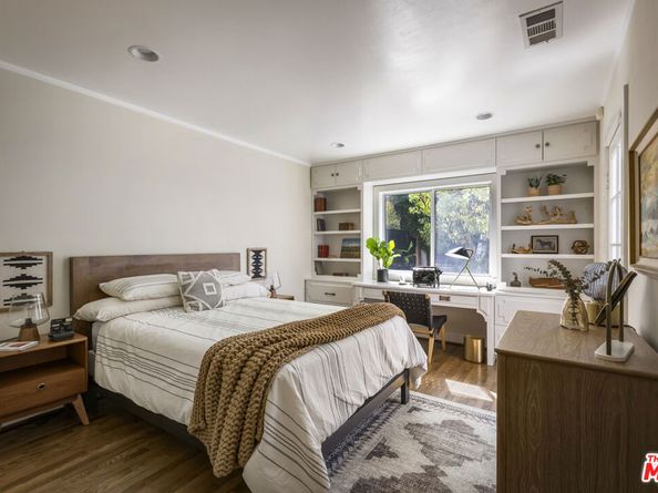 1525 Carmona Avenue, Los Angeles CA 90019