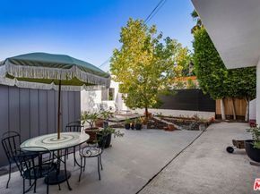 1525 Carmona Avenue, Los Angeles CA 90019