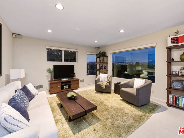 12118 Navy Street, Los Angeles CA 90066