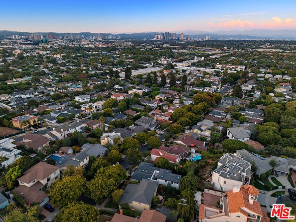 12118 Navy Street, Los Angeles CA 90066