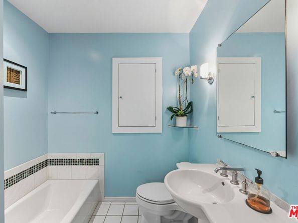 12118 Navy Street, Los Angeles CA 90066